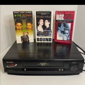 Sharp VC-A522 VCR VHS Player  Bundle. Comes with the 3 vhs in pictures.